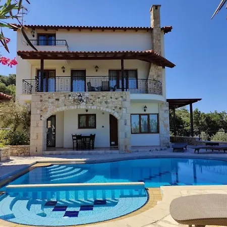 Stefania/pool/garden/sea View/3bdrms/3bthrms